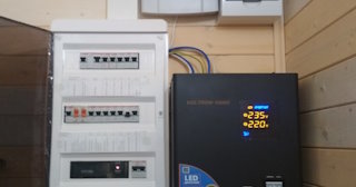 Установка и подключение стабилизаторов напряжения от 574 руб в Красногорске - ЭлектроКрр